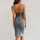 SculptiDress™ sculpte votre silhouette et renforce votre confiance en vous.